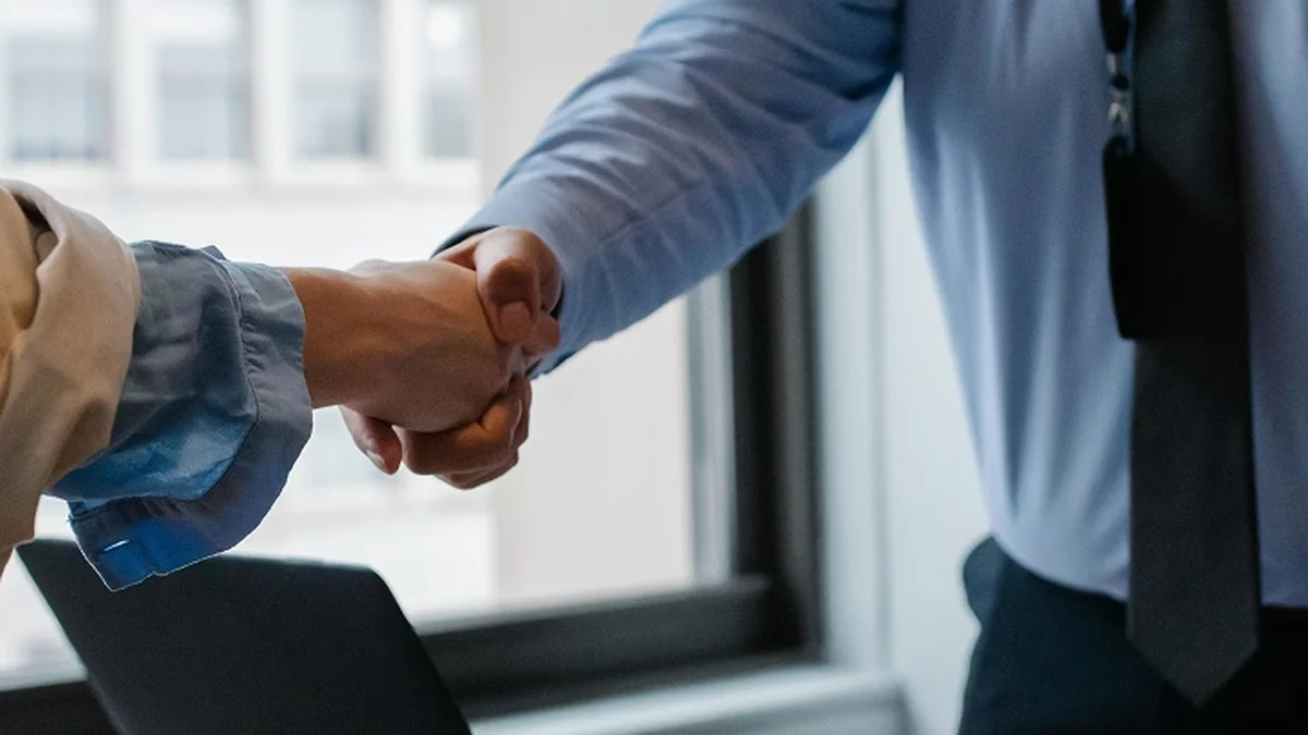 Candidate articulating a behavioral experience during an in-person interview